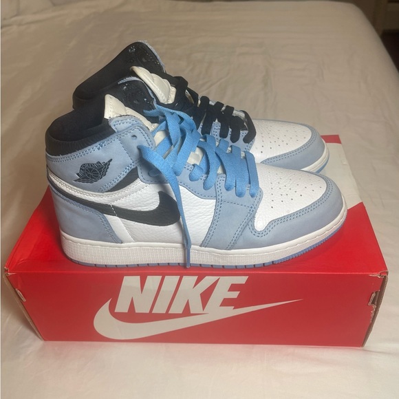 Air Jordan University Blue Retro High Og GS Boys 6Y (women’s 8) - Picture 2 of 11